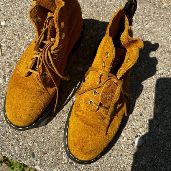 Dr. Martens - Womens 101 Suede lace up Ankle Boot Tan | SIZE 5 - EXCELENT COND - Picture 3 of 10